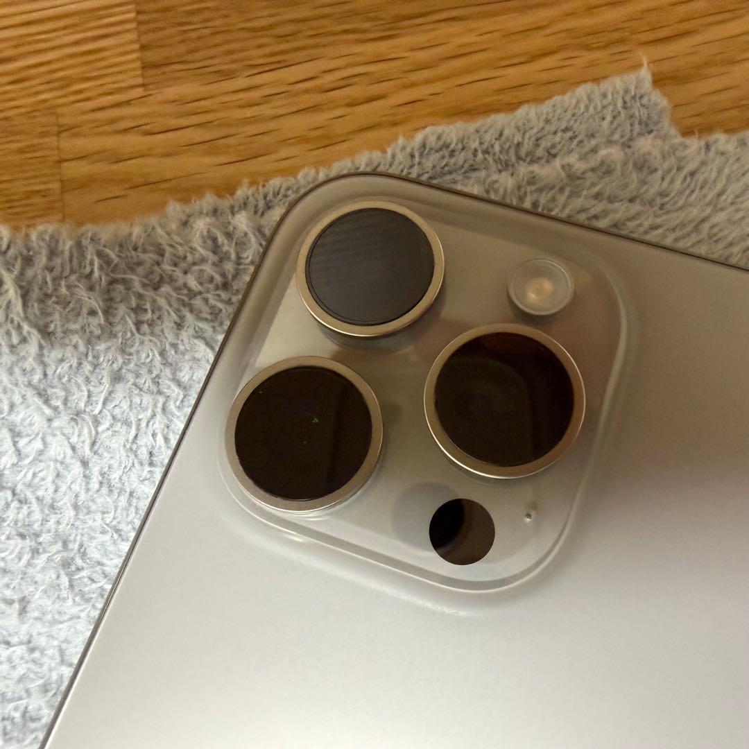 iPhone 15 Pro ナチュラルチタニウム SIMフリー 1TB +おまけ