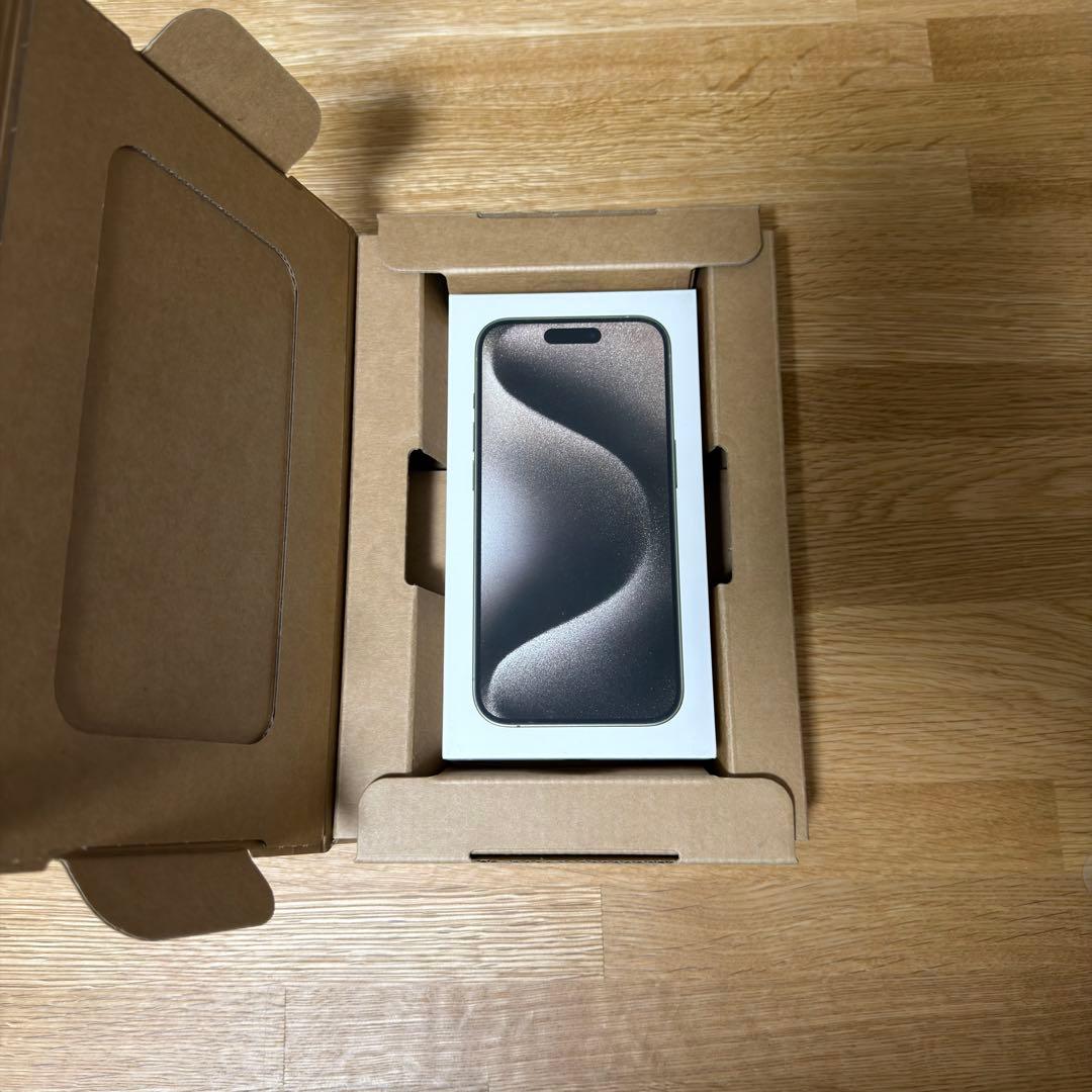 iPhone 15 Pro ナチュラルチタニウム SIMフリー 1TB +おまけ