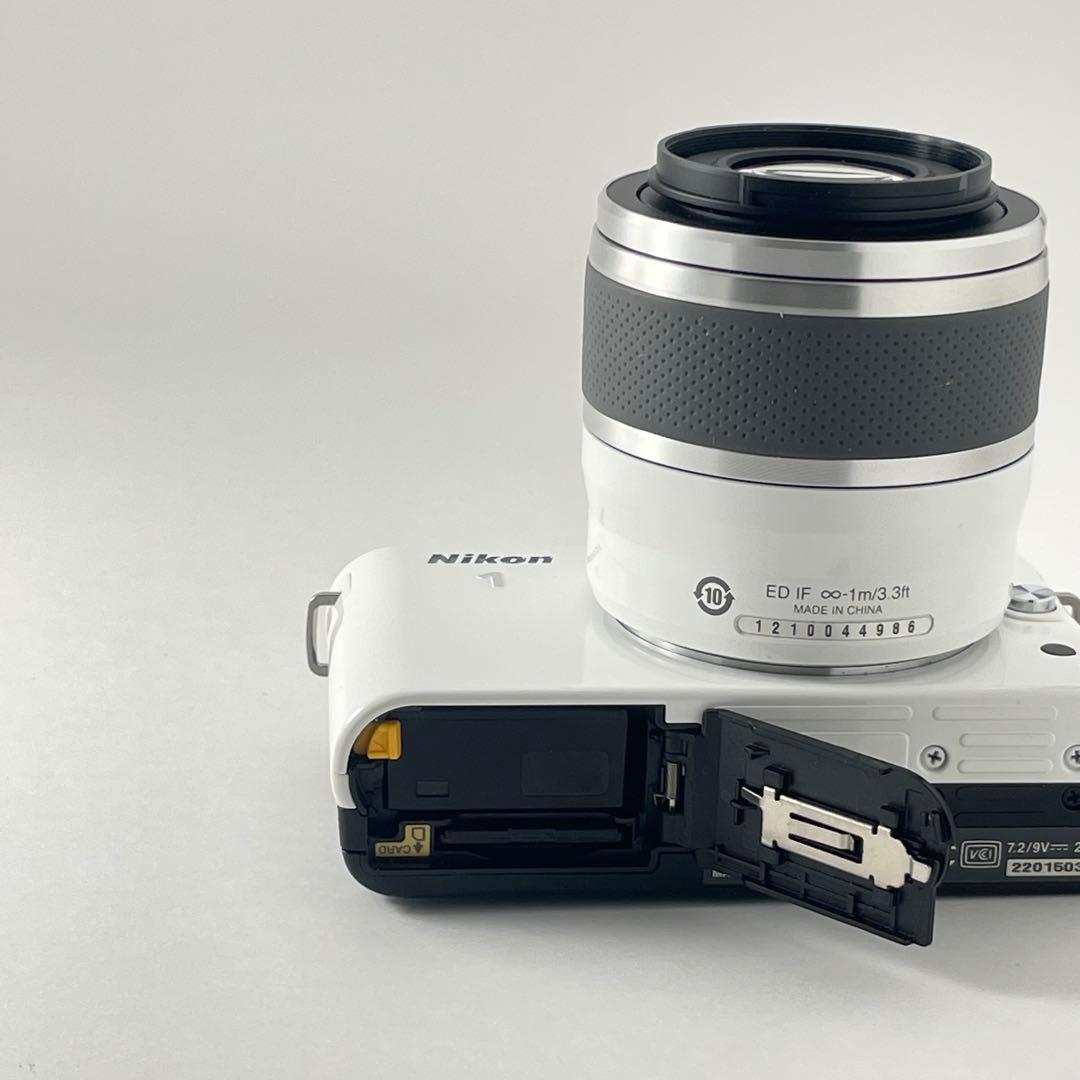 【極上美品・返品保証】Nikon1 J1ホワイト レンズキット