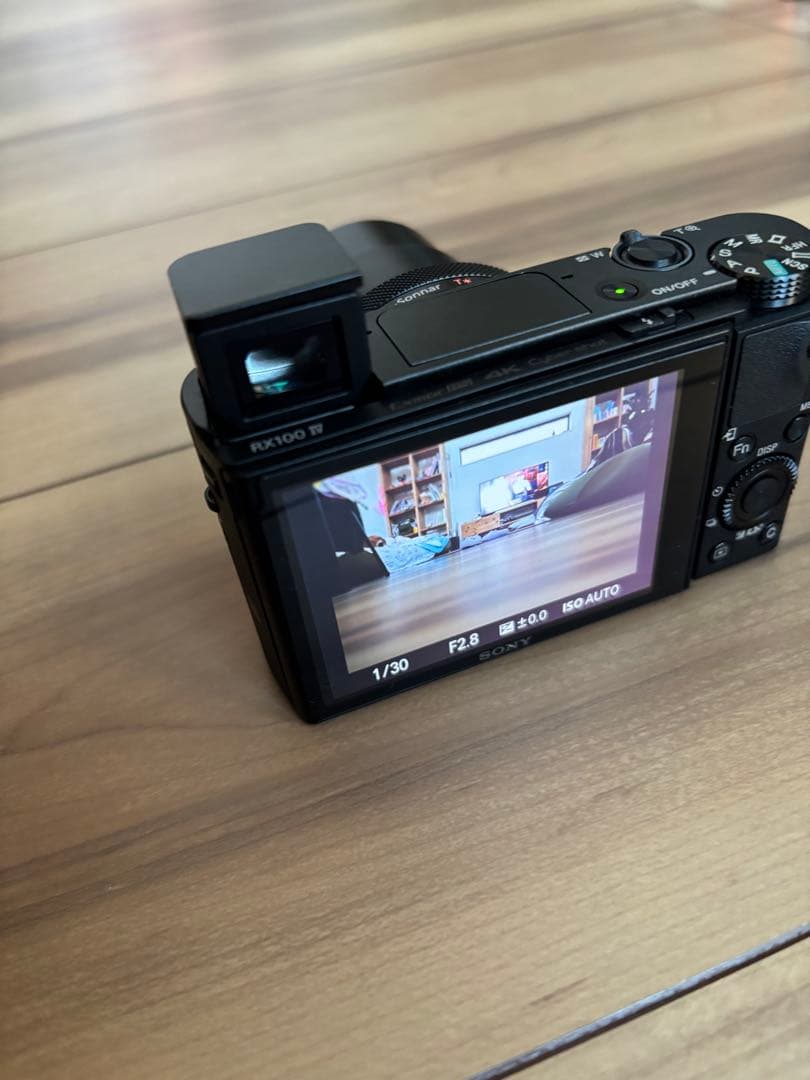 SONY Cyber−Shot RX DSC-RX100M4