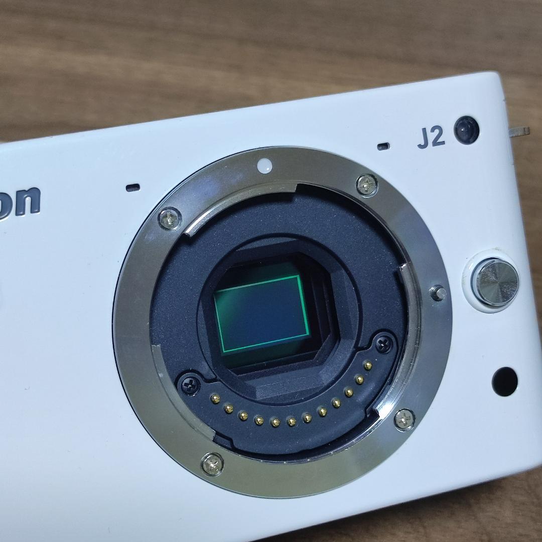 Nikon 1 J2 カメラ + レンズ 10-30mm + 30-110mm