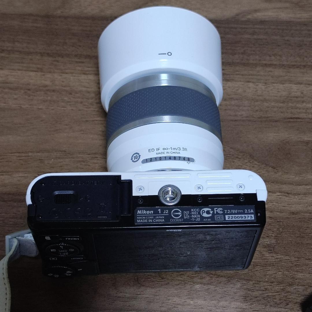 Nikon 1 J2 カメラ + レンズ 10-30mm + 30-110mm