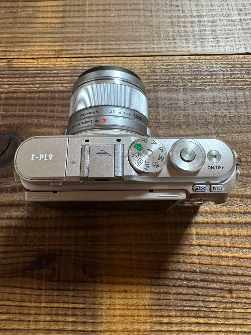 OLYMPUS PEN E-PL9 【 お得！】25mm f1.8レンズ付き