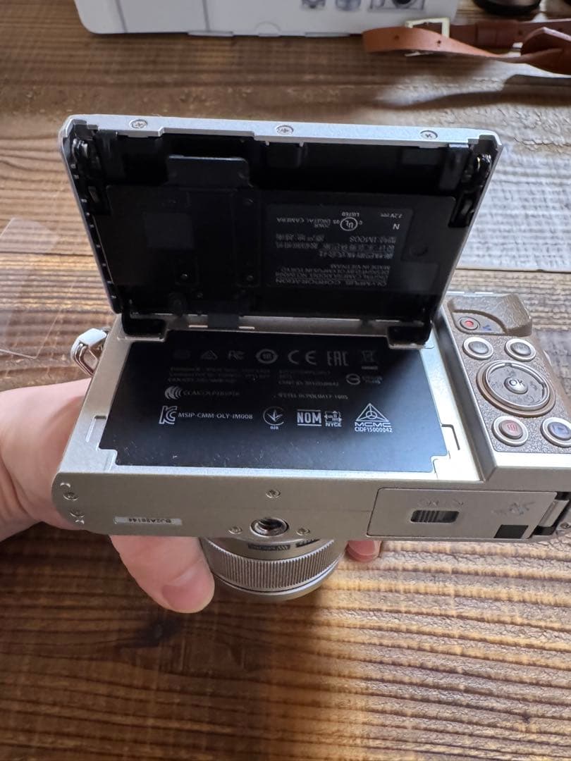 OLYMPUS PEN E-PL9 【 お得！】25mm f1.8レンズ付き