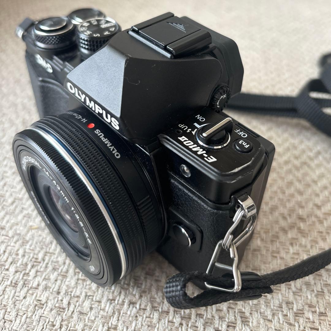 美品 OLYMPUS OM-D E-M10 MarkⅡ EZダブルズームキット