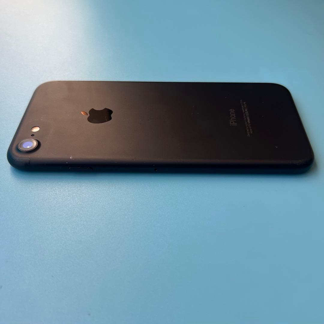 iPhone7 32GB本体 ブラック　SIMロック解除済み
