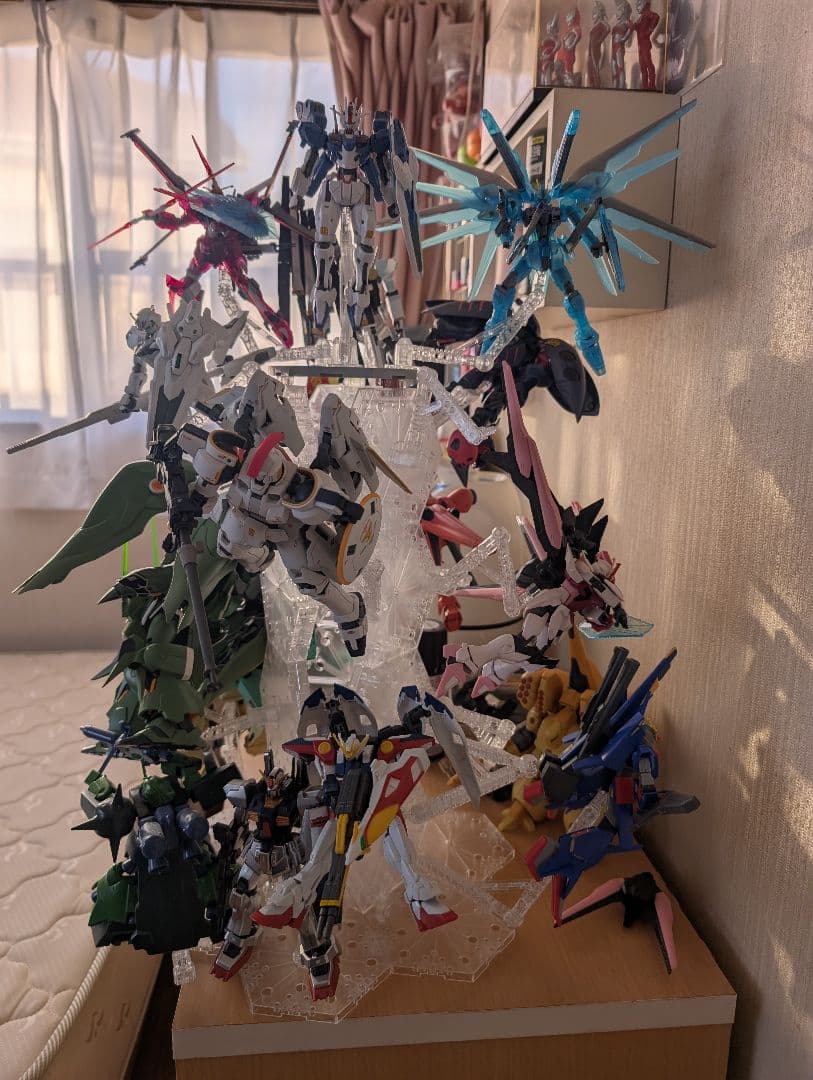 HG(ハイグレード)ガンプラ 色々　アクションベース付き