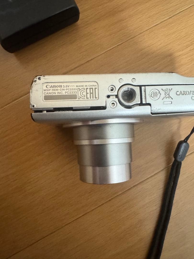 Canon キャノン　コンパクトデジタルカメラ　IXY200 ジャンク
