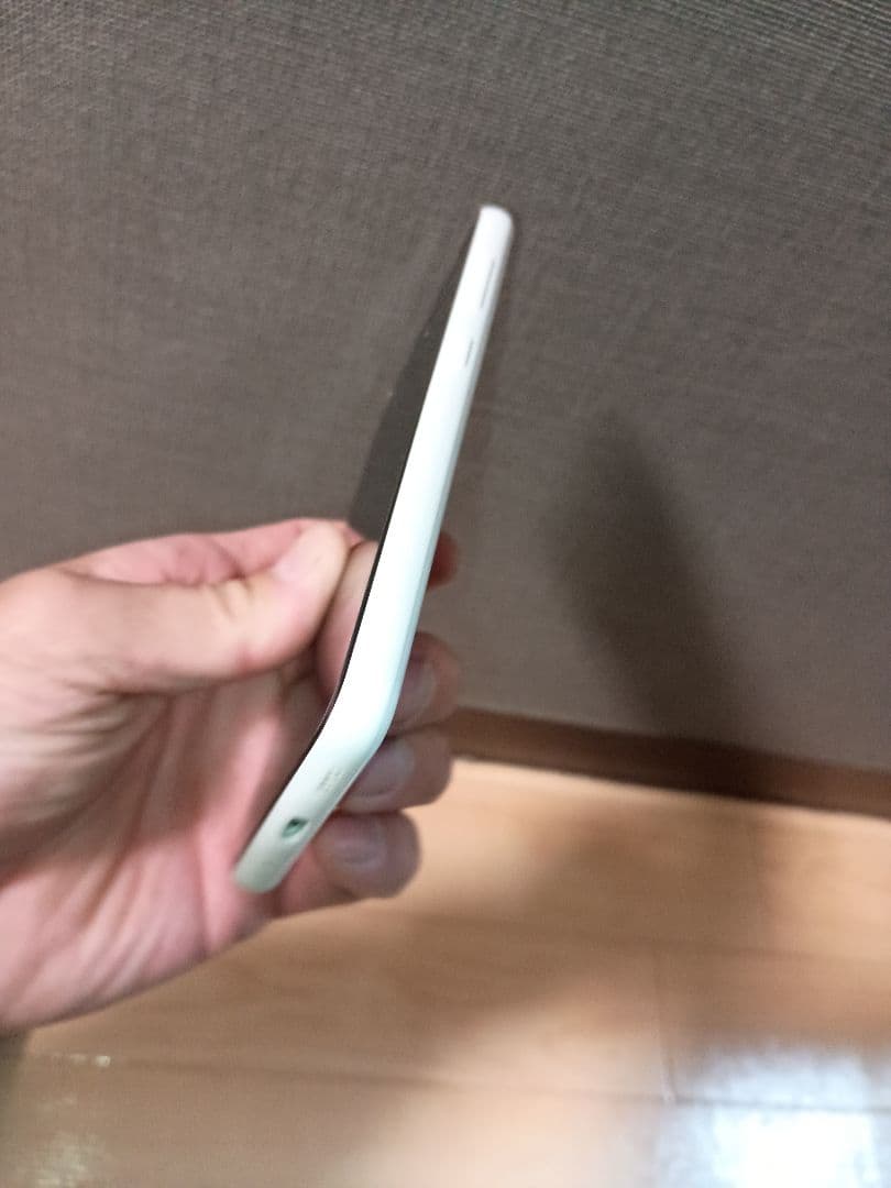 DOCOMO回線Galaxy A22ホワイト ケース付き