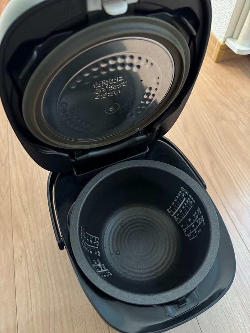 TOSHIBA 炊飯器 1.0L 黒　RC-VRR