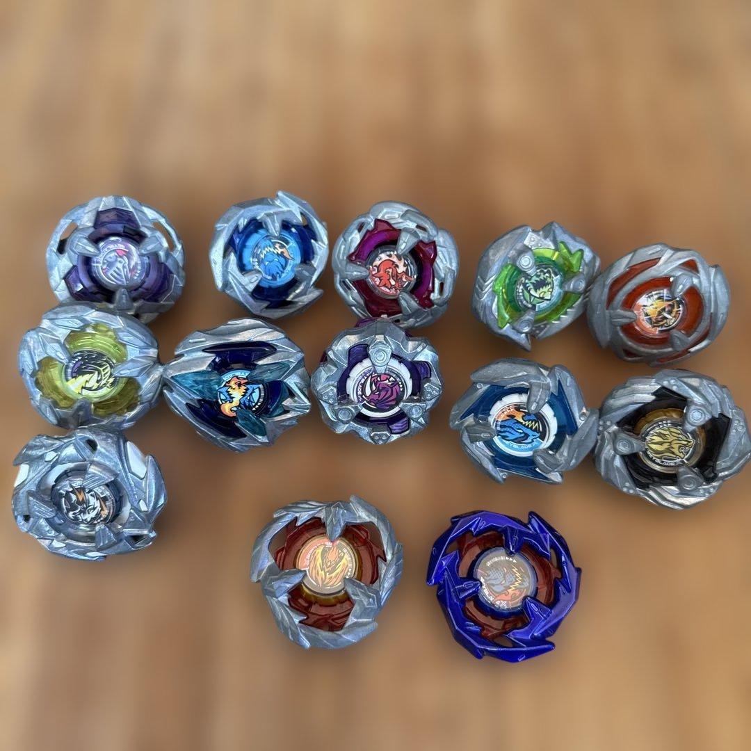 BAYBLADE X まとめ売り13個他、ケース、公式スタジアムつき