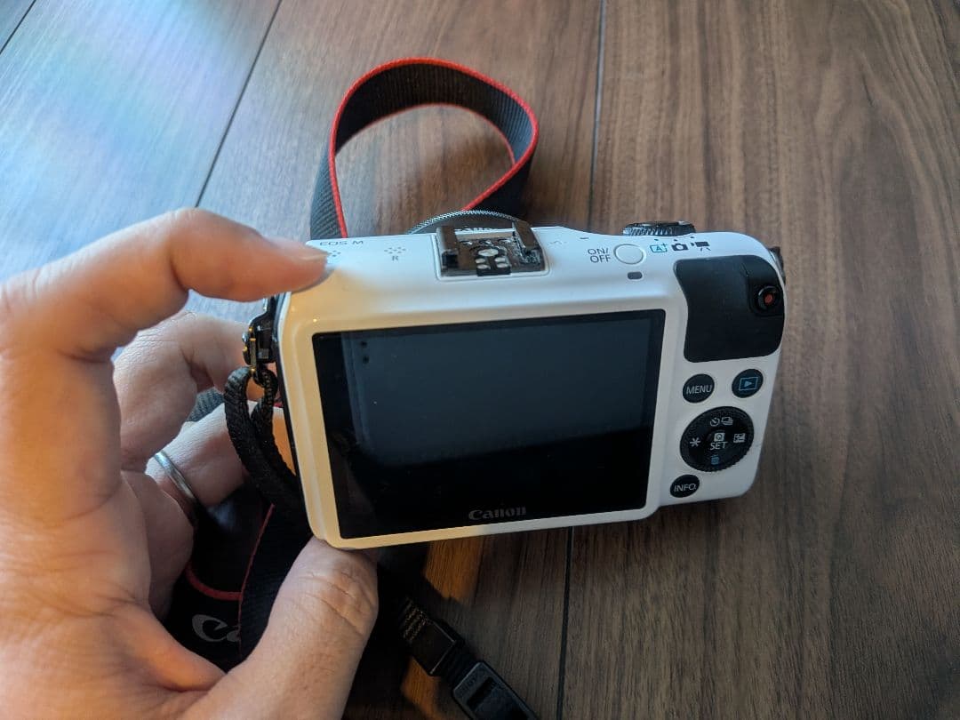 ※動作未確認※ 充電器機なし　Canon EOS M レンズ2本付き