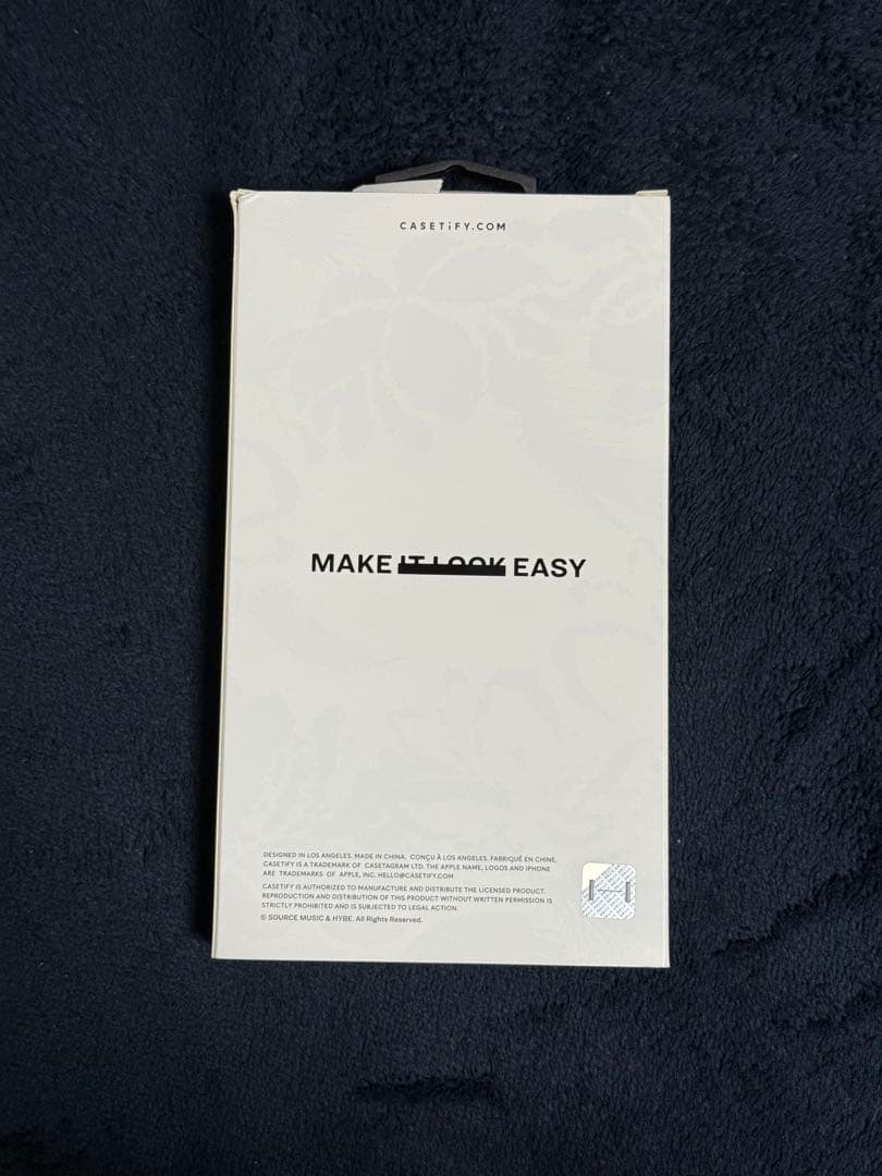 CASSETiFY LE SERAFIM iPhoneケースmegsafe充電器