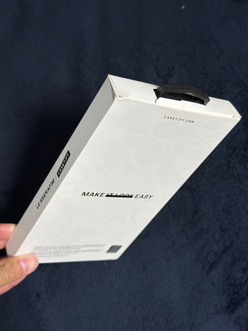 CASSETiFY LE SERAFIM iPhoneケースmegsafe充電器