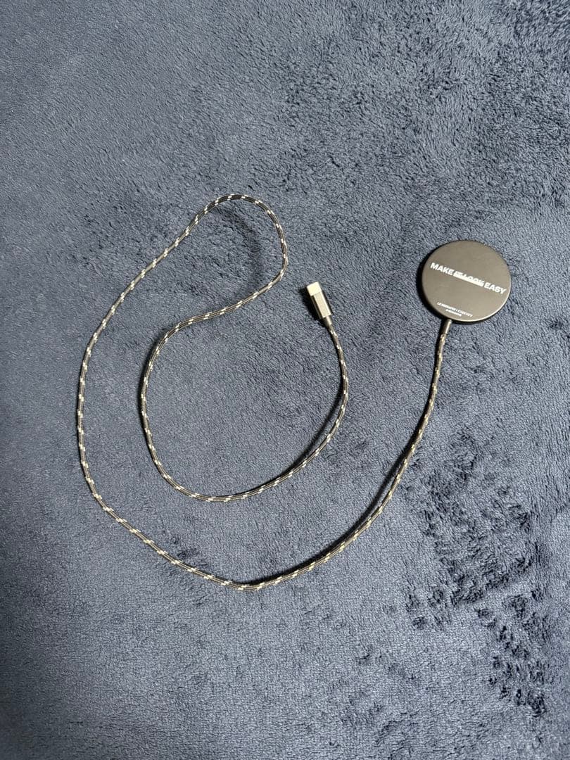 CASSETiFY LE SERAFIM iPhoneケースmegsafe充電器