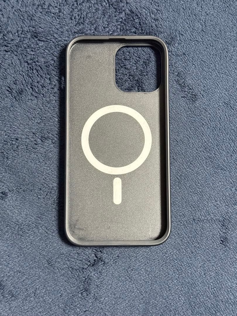 CASSETiFY LE SERAFIM iPhoneケースmegsafe充電器