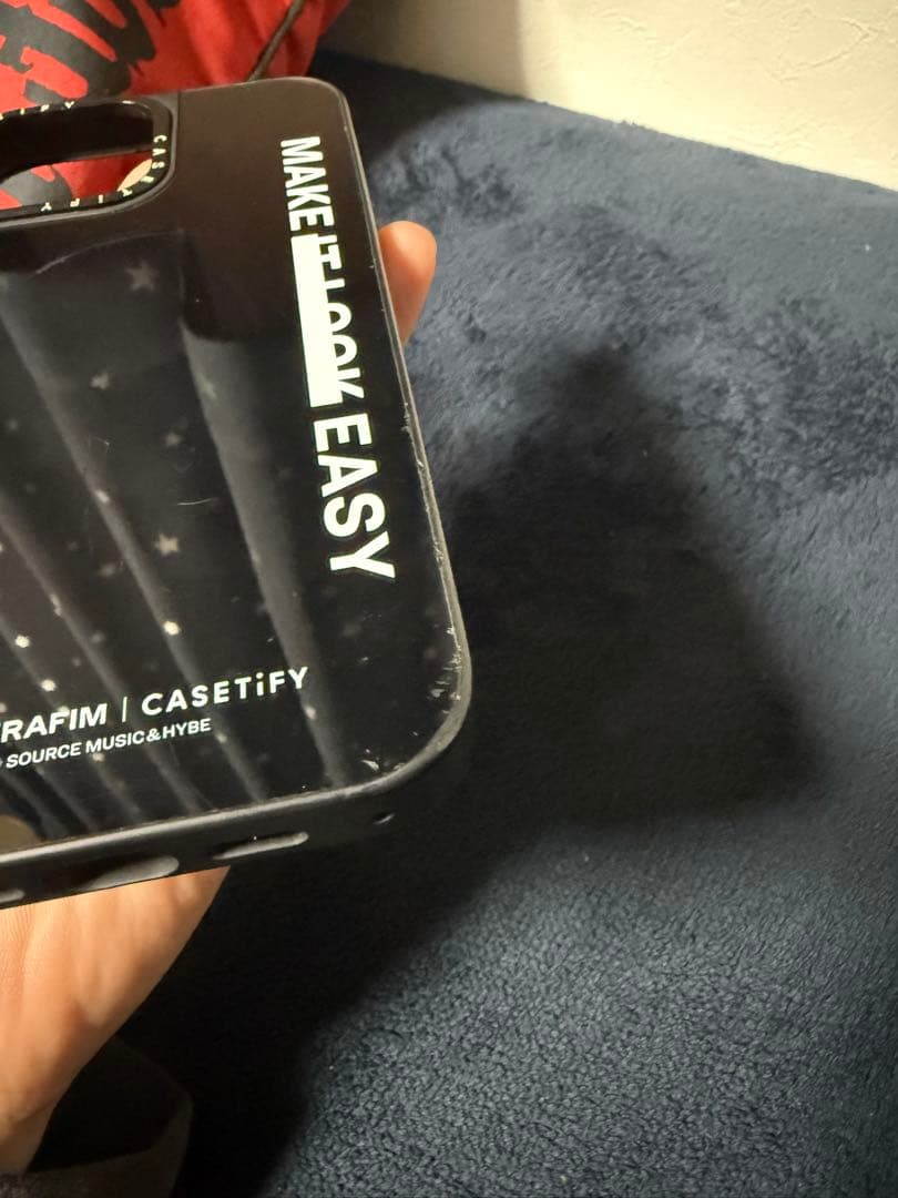 CASSETiFY LE SERAFIM iPhoneケースmegsafe充電器