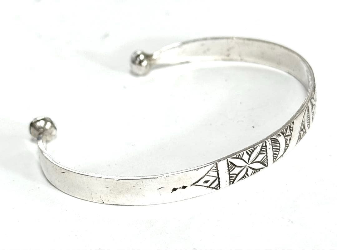 トゥアレグ族　ハンドメイド　シルバーブレスレット