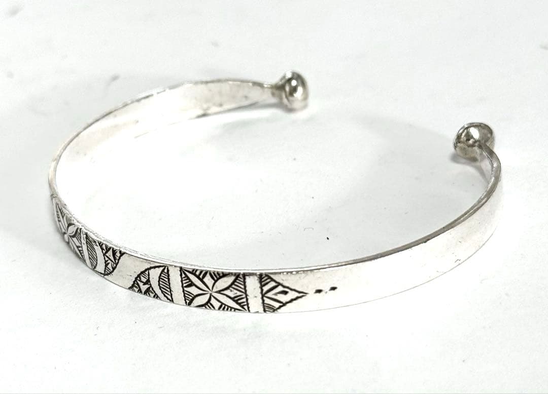 トゥアレグ族　ハンドメイド　シルバーブレスレット