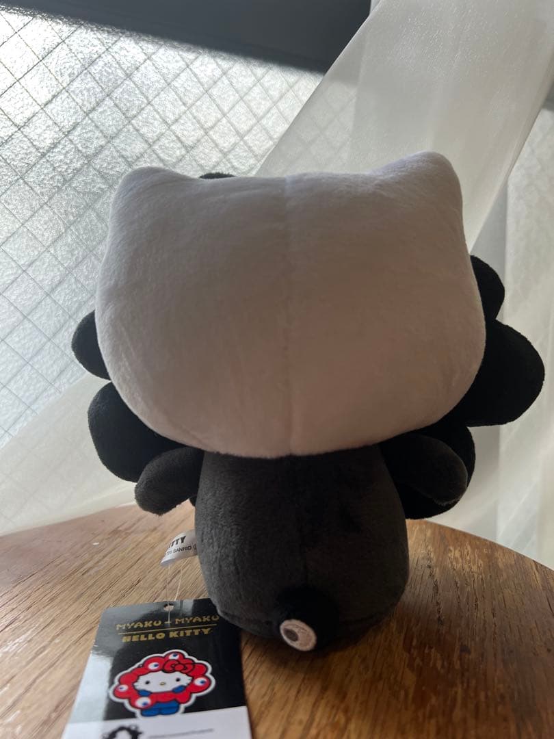 ミャクミャク ハローキティ ぬいぐるみ Mサイズ 黒