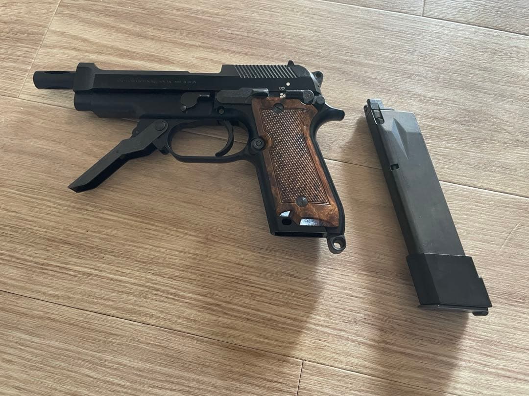 ◾️ （出品期限：本日12時まで）　KSC M93R ガスガン