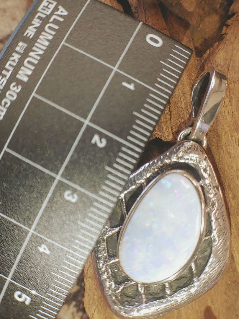 天然ホワイトオパール　ペンダントトップ　ハンドメイド　Silver925　新品