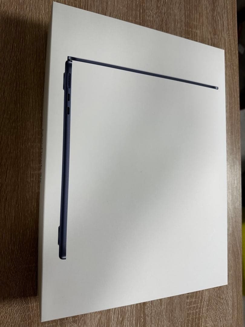 MacBook Air M4 チップ搭載 13 インチ　ミッドナイト