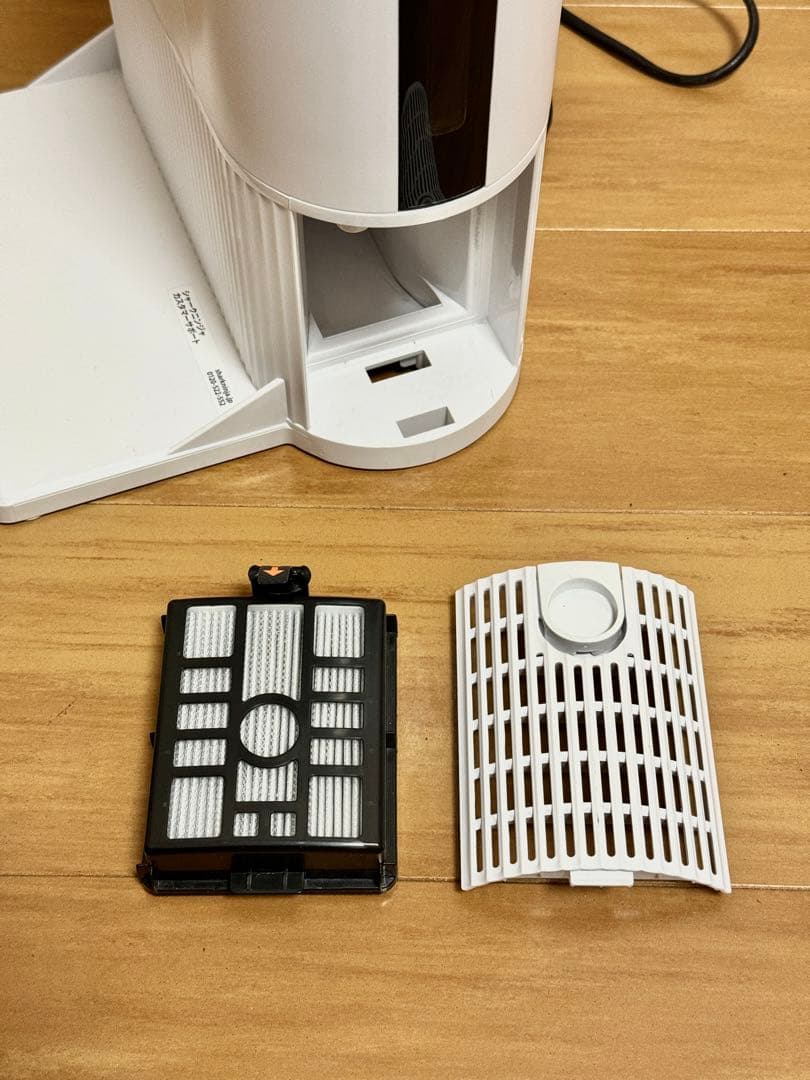 シャープ コードレス掃除機 LC351JWH 本体 動作確認済み