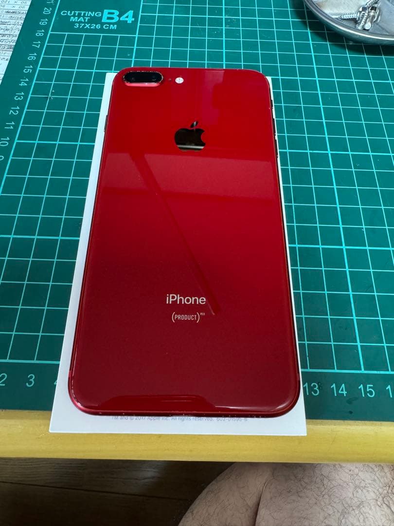 Apple iPhone8 プラス　64GB プロジェクトレッド