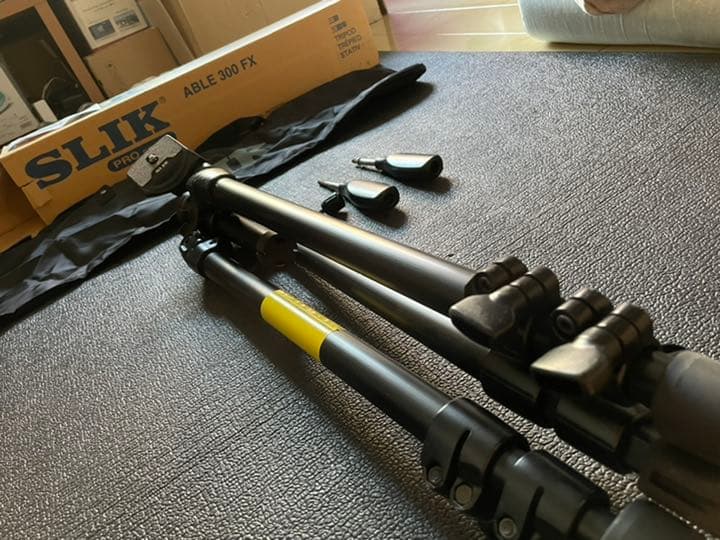 【箱・袋付き】カメラの三脚