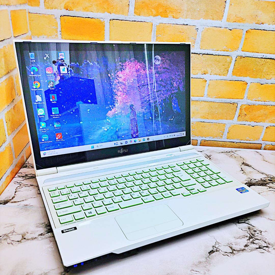 美品✨タッチパネルノートパソコン❤️爆速SSD❤️メモリ8G✨ハイスぺPC