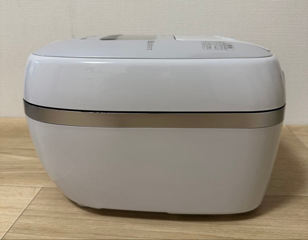 TIGER デジタル炊飯器 JPD-G060 。2024年 。容量0,5L