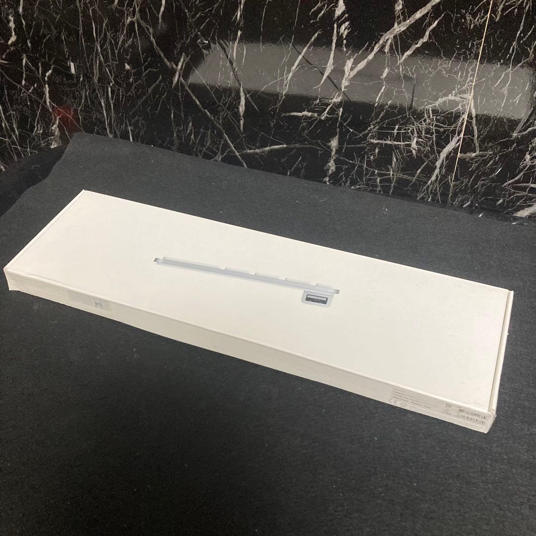 ほぼ未使用　Apple 純正キーボード　A1243 USB 有線キーボード