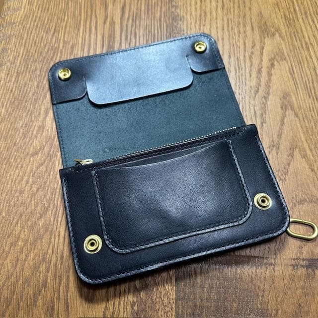 やや山　ミドルトラッカーウォレット　栃木レザーブラック　真鍮