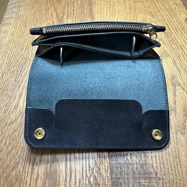 やや山　ミドルトラッカーウォレット　栃木レザーブラック　真鍮