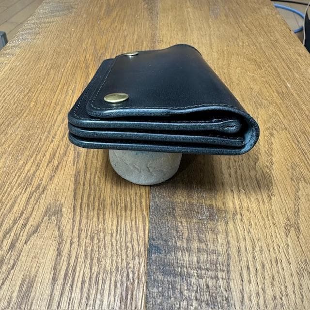 やや山　ミドルトラッカーウォレット　栃木レザーブラック　真鍮