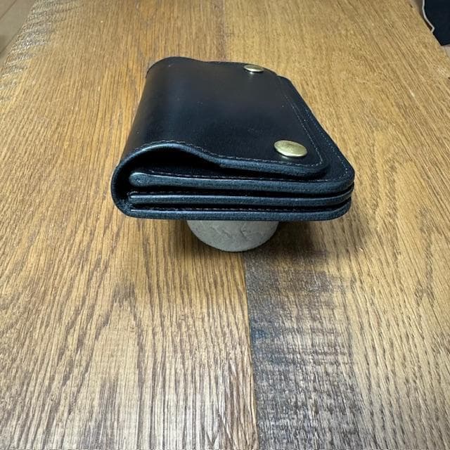 やや山　ミドルトラッカーウォレット　栃木レザーブラック　真鍮
