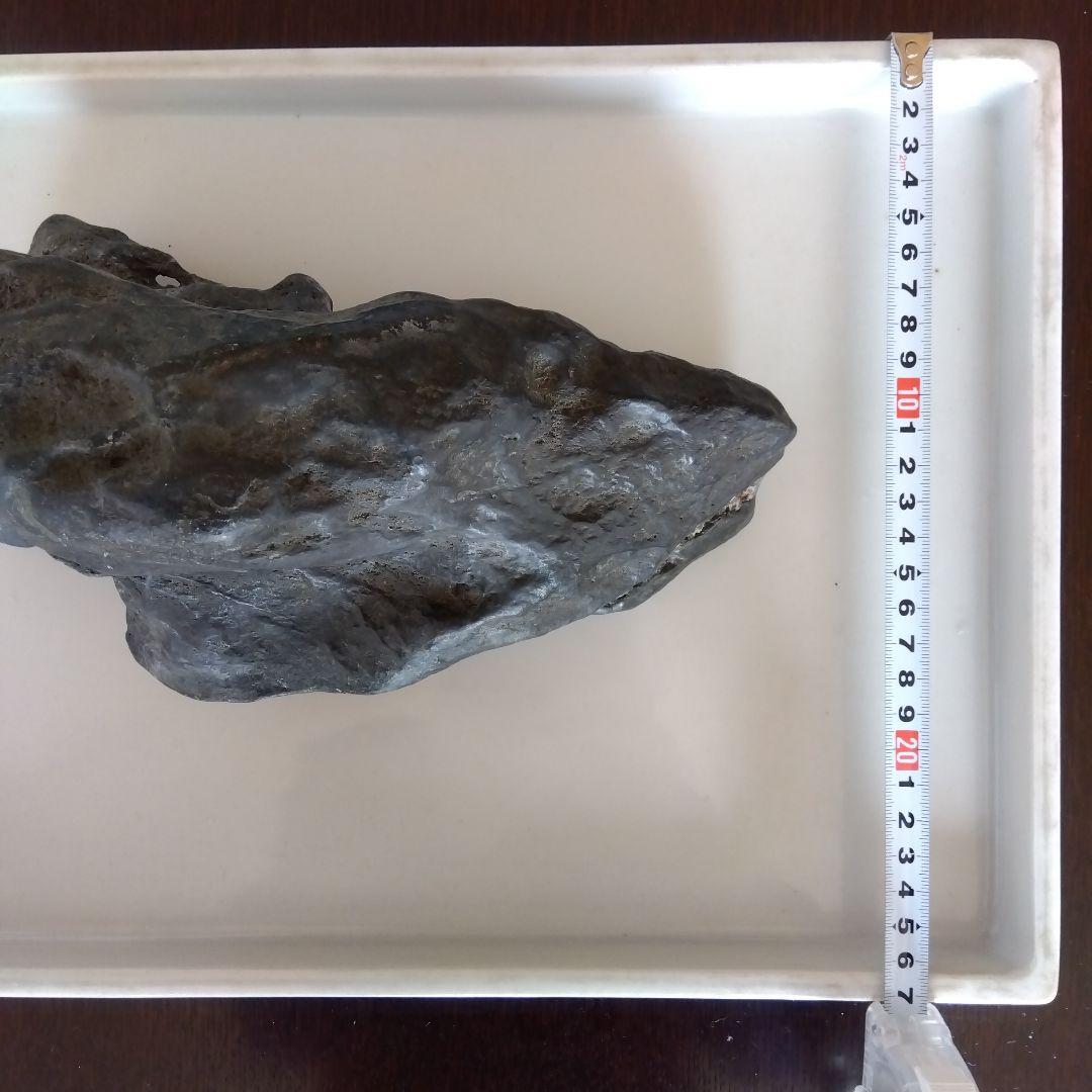 黒い水石 中型 自然石と水盤のセット