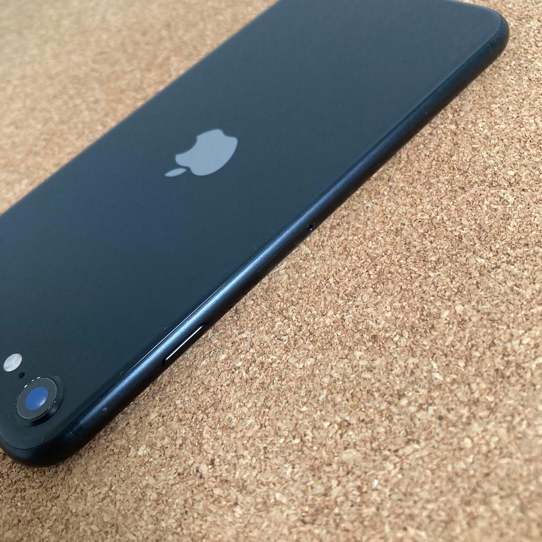 1010【早い者勝ち】iPhoneSE2 第2世代 64GB SIMフリー☆