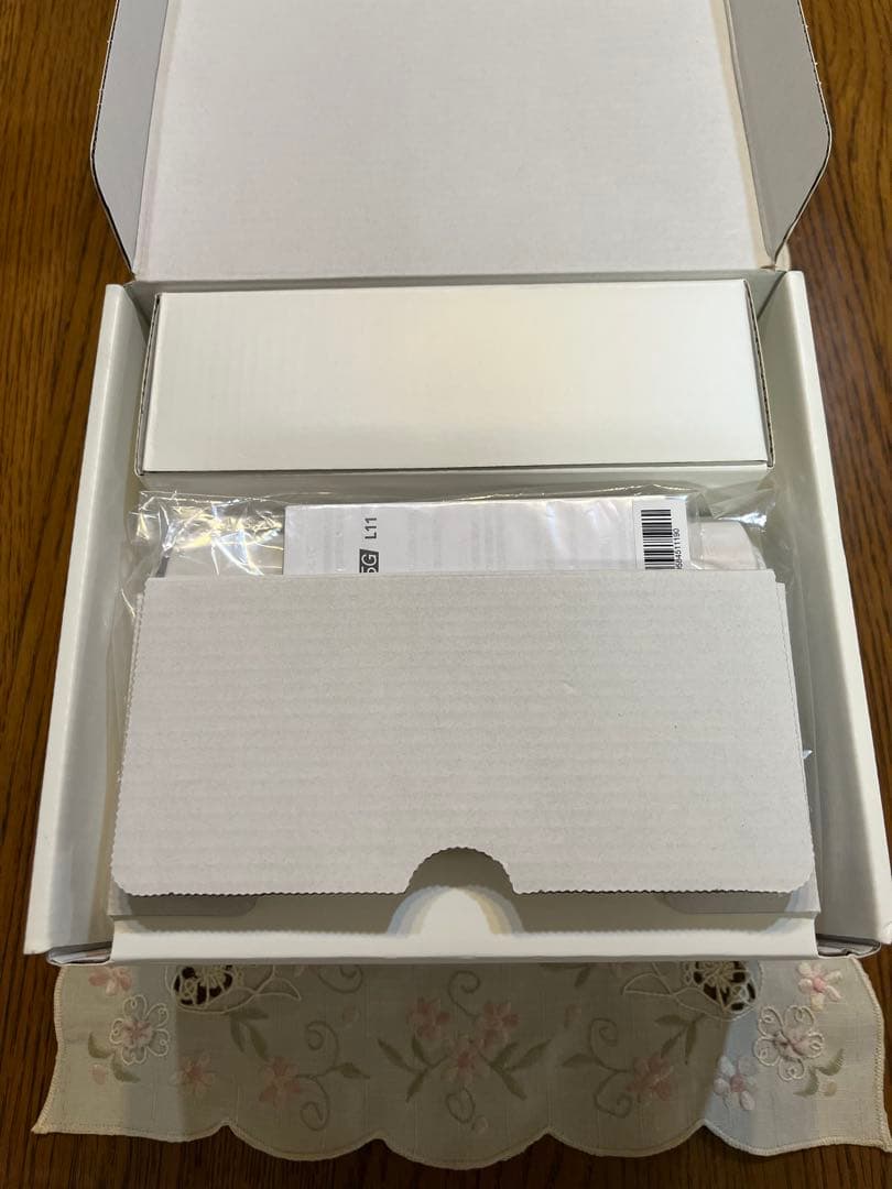 au Speed Wi-Fi  5G L11 ホワイト（中古）