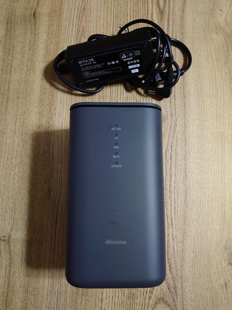 【美品】docomo 5G HR02 ホームルーター 1台+付属品