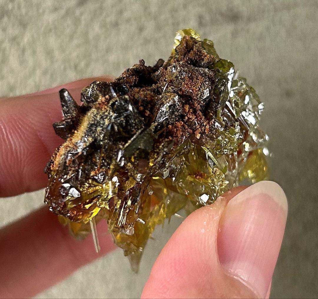 希少色 希少鉱物 ジンカイト 黄緑色結晶 天然石