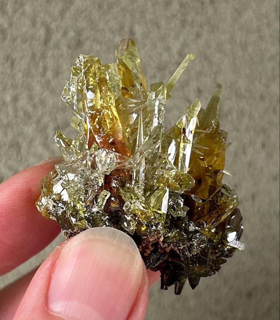 希少色 希少鉱物 ジンカイト 黄緑色結晶 天然石