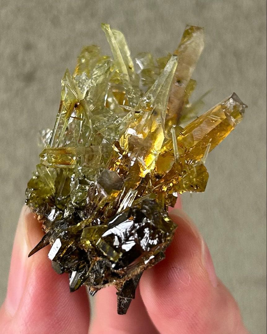 希少色 希少鉱物 ジンカイト 黄緑色結晶 天然石