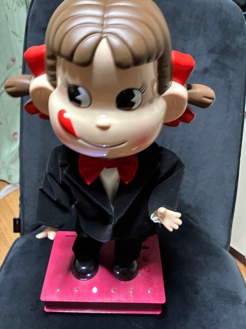 ペコちゃんタキシードキャラクター フィギュア 約30cm