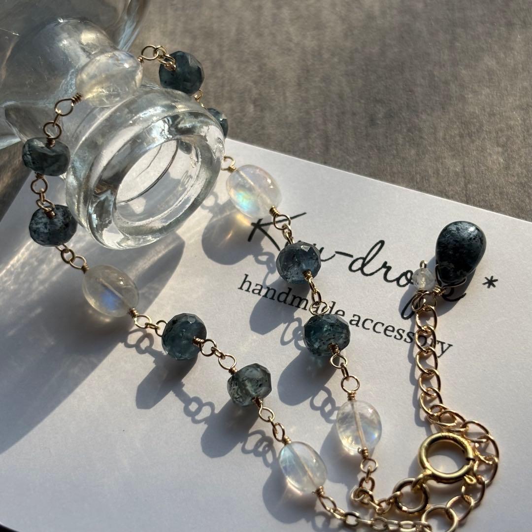 ホワイトラブラドライト＆モスカイヤナイト✴︎14kgfブレスレットB198