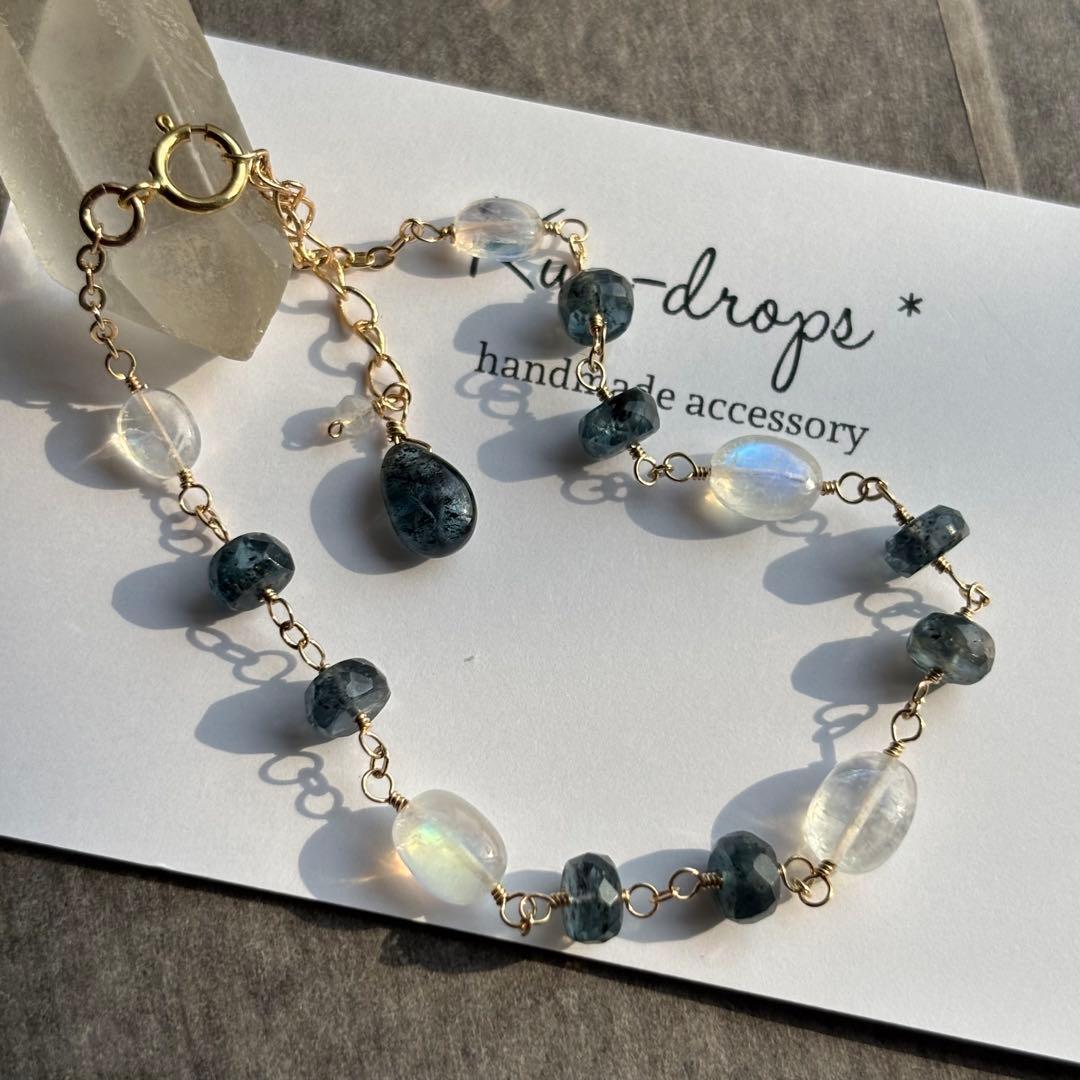 ホワイトラブラドライト＆モスカイヤナイト✴︎14kgfブレスレットB198