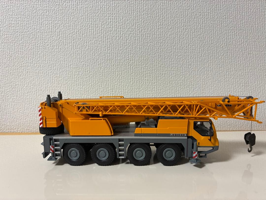 コンラート製　 リープヘル TM1070-4.1 クレーン　1/50