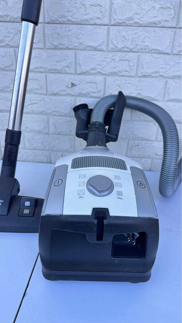 Miele ミーレ 紙パック式クリーナー SCAO3