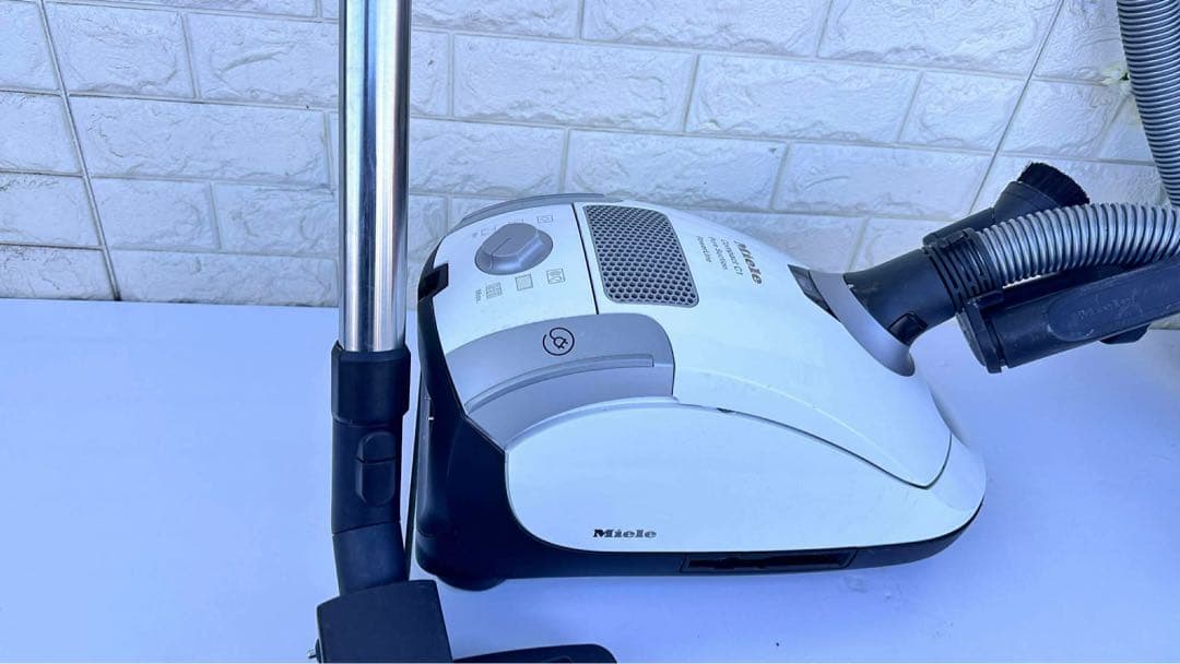 Miele ミーレ 紙パック式クリーナー SCAO3